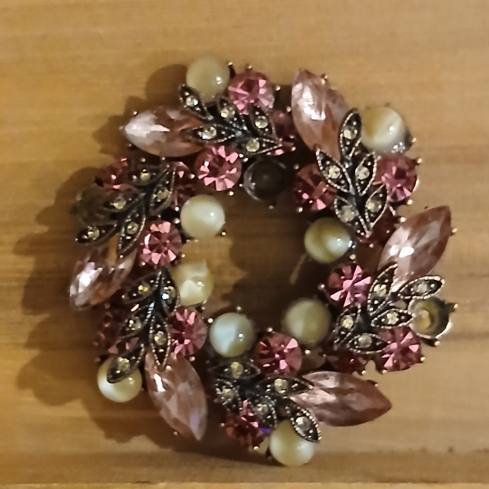 Pretty In Pink Jeweled Wreath Shaped Brooch